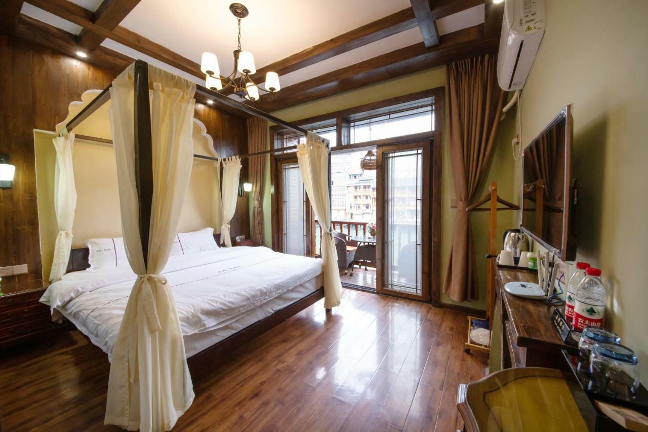 Flower Time Inn Fenghuang Kültér fotó