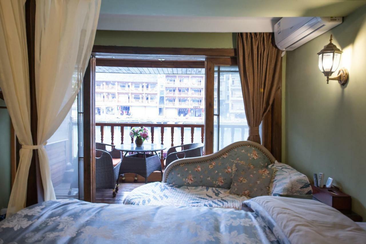 Flower Time Inn Fenghuang Kültér fotó