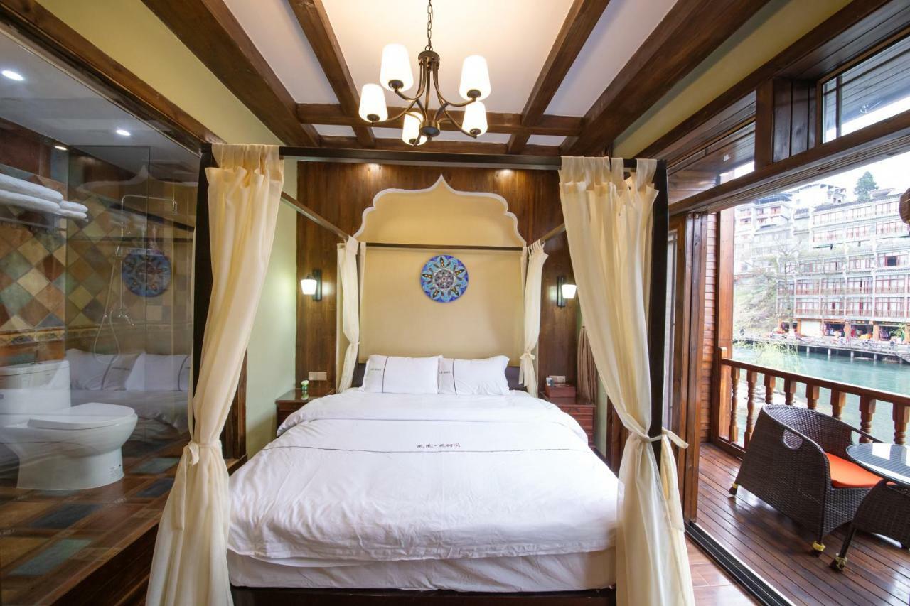 Flower Time Inn Fenghuang Kültér fotó
