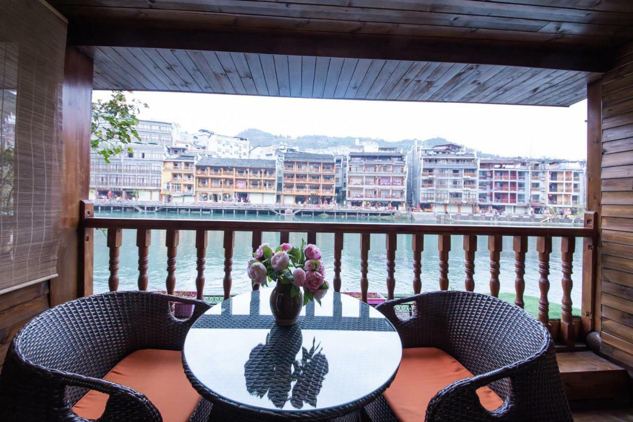 Flower Time Inn Fenghuang Kültér fotó