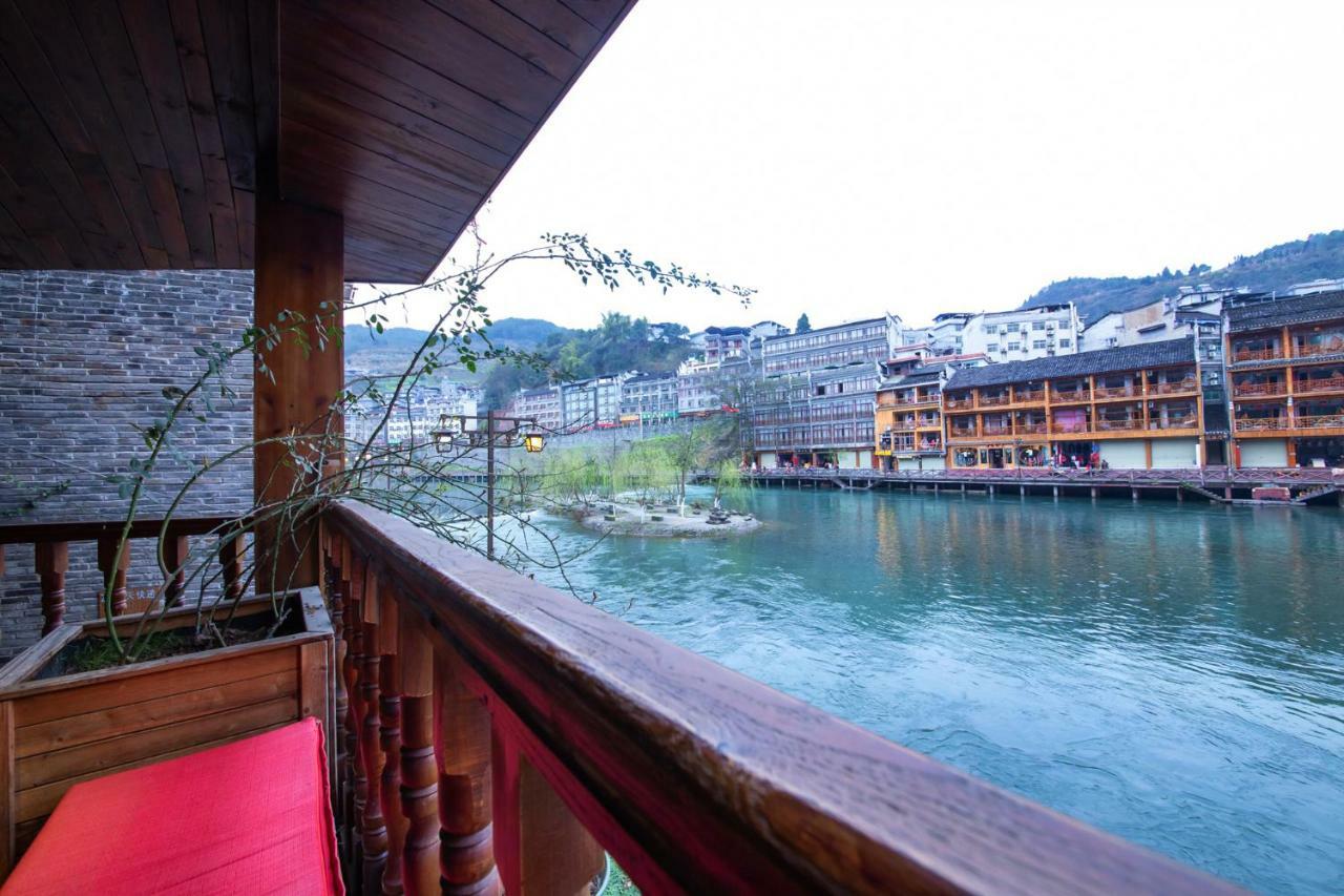 Flower Time Inn Fenghuang Kültér fotó